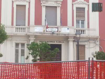 Cantiere in piazza Cirillo, rione San Pasquale
