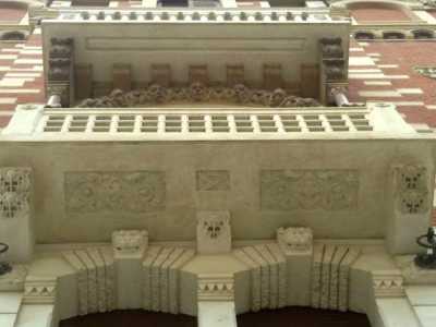 I particolari balconi del palazzo