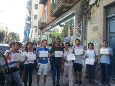 i partecipanti lasciano un segno della loro presenza