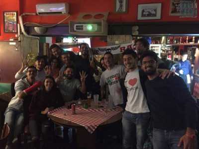 I tifosi biancorossi a Berlino dopo aver seguito in tv la partita Bari-Spezia, finita 4 a 3 a favore dei galletti