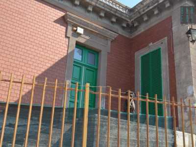 L'unica villa ancora abitata e ben sorvegliata da un grosso mastino napoletano