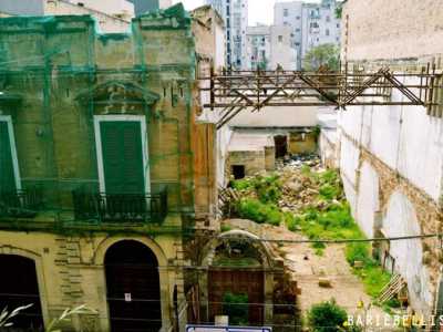Un puntellamento decennale tra i ruderi del quartiere Libert�