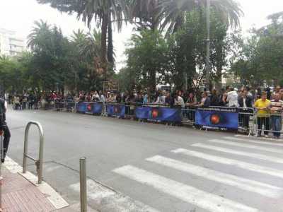 In migliaia in fila a Bari, nei pressi della Stazione, per le selezioni del Grande Fratello