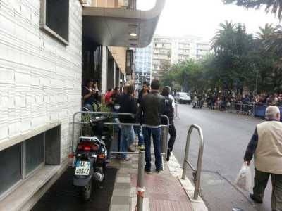 In migliaia in fila a Bari, nei pressi della Stazione, per le selezioni del Grande Fratello