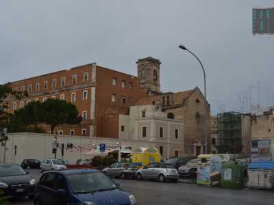 L'ex casa del Profugo davanti al cantiere, inutilizzata