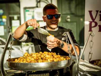 Le patate al vincotto vendute dal Credenza on the Road