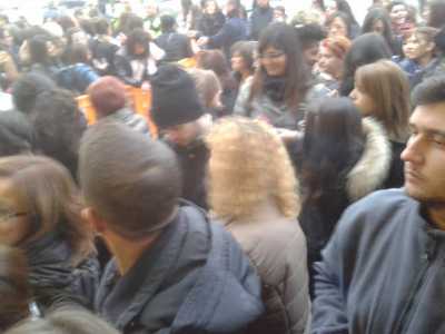 Bari, 5 dicembre 2013, Claudio Baglioni accoglie i suoi fans 
