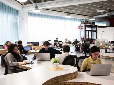 Gli hubbers di Bari durante le ore lavorative quotidiane