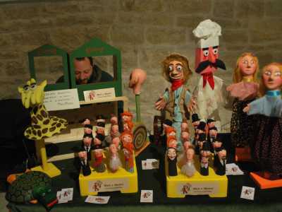 esposizione di burattini