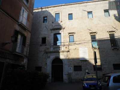 Convento San Francesco, eretto nel XIV secolo: � il pi� grande della citt� vecchia