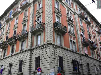 Infine un complesso praticamente gemello al Garibaldi viene aperto nel 1928 al quartiere San Pasquale: � il gruppo Toti, massiccio edificio di cinque piani "incastrato" tra via dei Mille, via de Deo, via Nizza e via Lattanzio