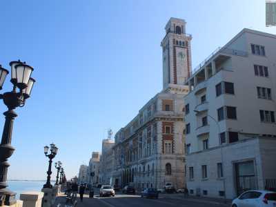 Il progetto del Palazzo della Provincia realizzato nel 1930 in collaborazione con il tecnico Luigi Baffa: un edificio dal linguaggio neoquattrocentesco che risulter� uno degli ultimi edifici a Bari costruiti con uno stile esplicitamente storicista