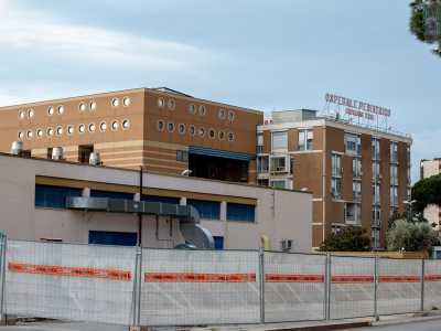 L�enorme Ospedale pediatrico �Giovanni XXIII�, presente qui dal 1977