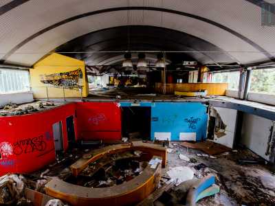 Da su abbiamo una panoramica della sala d�accoglienza sottostante...