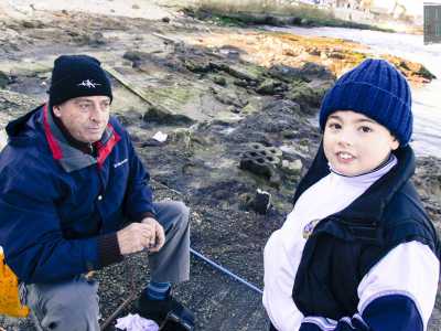 Donato ha soli 9 anni, ma viene sempre a pescare con il nonno