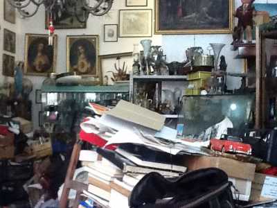 Bari, la bottega del collezionismo