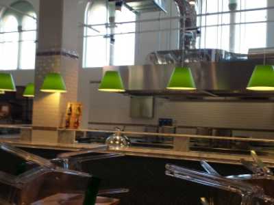 Uno dei ristoranti di Eataly. In questo si cucinano solo verdure