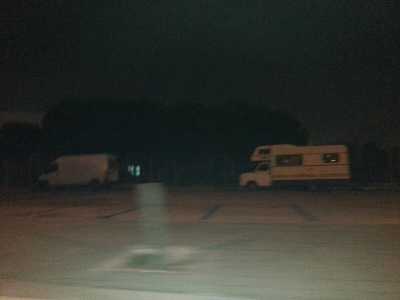 I rom nell'altro parcheggio dello Stadio della Vittoria