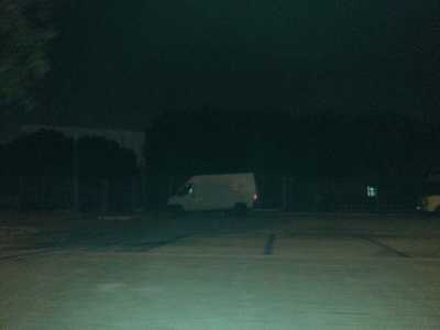 I rom della periferia nord di Bari nel parcheggio riservato ai visitatori dello Stadio della Vittoria: il loro camper e furgone