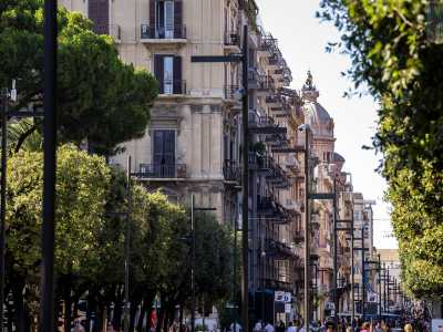 Questo per� fino al suo recente e discusso restyling terminato nel dicembre del 2018 che, dopo aver eliminato gli alberi, ha trasformato nuovamente la strada dotandola di sette �salotti� con diversa pavimentazione e �arredamento�
