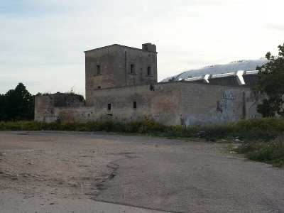 Masseria Alberotanza, panoramica con lo stadio San Nicola sul retro