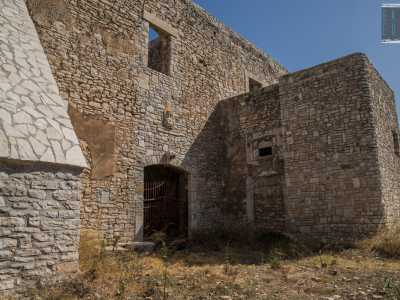 L�edificio conserva anche una cappella dedicata a San Michele...
