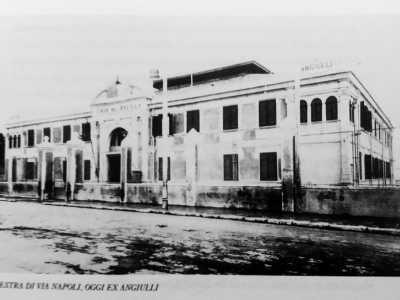 Passano solamente due anni e arriva un altro spostamento: il Comune ordina all�Angiulli di migrare nella palestra di via Napoli oggi conosciuta come �ex gil� (Giovent� italiana del Littorio) o PalaMartino, dal nome del campione a cinque cerchi