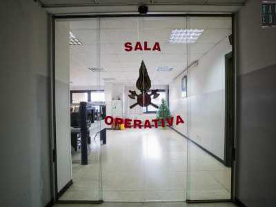 L'ultima tappa della nostra visita � nel cuore nevralgico del presidio: la sala operativa, laddove tramite il numero 115 arrivano le richieste di aiuto da tutta la provincia