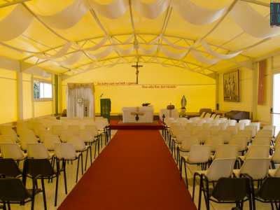 L'interno della nuova parrocchia