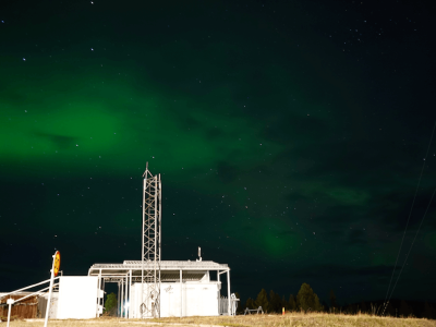 �In altre notti siamo riusciti invece ad ammirare spettacolari aurore boreali�, prosegue Vittorio
