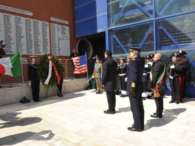 Anche se nel 2008 l�Associazione nazionale marinai d�Italia ha voluto ricordare il tragico evento affiggendo, sempre nel porto, una grande targa con tutti i nomi delle persone morte quel maledetto luned� 9 aprile