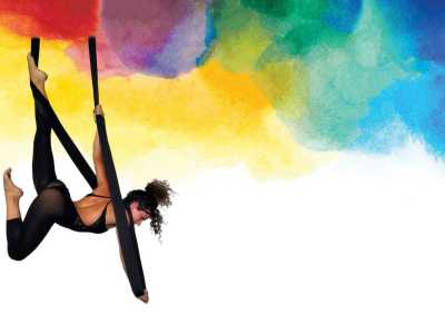 �Di solito la danza aerea la sia fa con cerchi, cinghie o reti: strumenti che io comunque uso. Ma � nell�amaca che ho trovato la mia dimensione ideale...�