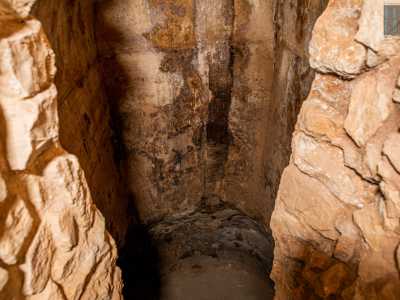 E infine, visitato un vecchio pozzo scavato nella pietra che scende di altri 10 metri nel sottosuolo, non ci resta che lasciare questo incredibile palazzo