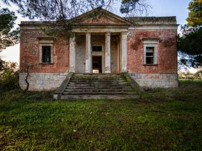 Grumo, la segreta Villa Mastroserio