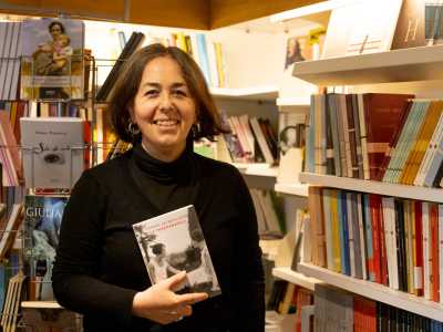 �L�attivit� nasce nel 1967 proprio come cartolibreria scolastica � spiega la 48enne proprietaria Marina Leo -. Fu fondata da Michelina D�Alessandro e suo marito Pasquale Salzo, che dopo qualche anno decisero di aprire anche questa libreria. Io ho lavorato qui con loro come dipendente per pi� di vent�anni, fino a quando nel 2016 hanno deciso di vendere l�attivit� che ho cos� acquistato assieme alla mia amica Mara Fatone�