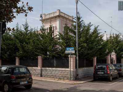 La centrale sorge nei pressi di Villa Verina, altra dimora che pu� "vantarsi" di aver ospitato un personaggio chiave del conflitto mondiale: il maresciallo Tito