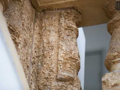 ...in alcuni punti mostrano un consunto aspetto secolare, restituendoci l�immagine di quello che nel Cinquecento doveva essere l�area aperta frequentata dai frati
