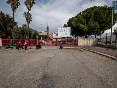 Bari, il degrado dello Stadio del Nuoto