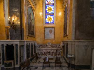 Nell�ultima � invece esposto il frammento di un affresco raffigurante il volto di Cristo: datato fine XIV secolo, � l�unica testimonianza delle decorazioni che un tempo arricchivano l�intera cattedrale