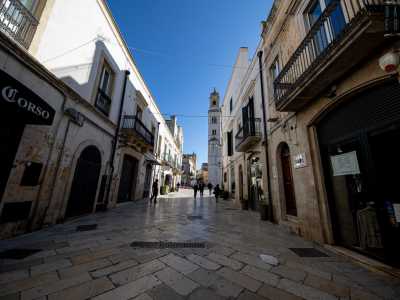 ...e passeggiamo su corso Federico II di Svevia fino a Piazza Duomo