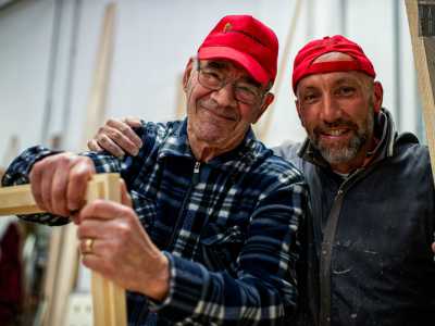 �Per me � un onore poter lavorare con il maestro � dice il 47enne Francesco, suo allievo e proprietario dell'azienda...