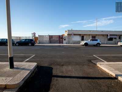 Per visitarlo basta percorrere duecento metri dal porto di Santo Spirito, in direzione sud. Di fronte all�ex ristorante Galeone...
