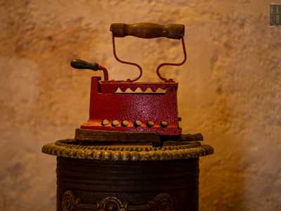 ...o un ferro da stiro a carbone