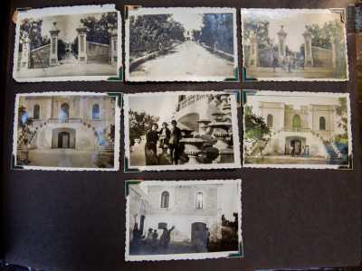 La donna ci mostra anche delle foto in bianco e nero che mostrano la masseria nei primi decenni del 900. � facile notare come a distanza di tanto tempo sia rimasta uguale a se stessa, con l�eccezione delle colonne d�ingresso non pi� esistenti che si stagliavano dove oggi sorge la statale