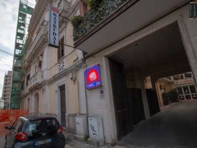 Non ci resta ora che dirigerci in via Napoli 240, nei pressi del Palamartino. Qua, accedendo in un cortile interno a un condominio, � attiva la Kanku Dai...