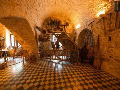 Proseguiamo per giungere a quello che pu� considerarsi il fulcro del museo. Si tratta della stanza dedicata al faticoso lavoro agricolo...
