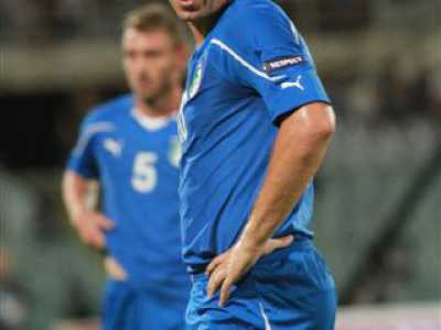 � forse il pi� talentuoso tra i calciatori nati in Puglia. Parliamo di Antonio Cassano (Bari, 1982), barivecchiano �doc� cresciuto nella Pro Inter del quartiere Carbonara di Bari. Con i Galletti realizz� il primo gol in A mettendo alla berlina la difesa dell�Inter confusa dai suoi dribbling ubriacanti. In Nazionale �Fantantonio� ha disputato 39 presenze condite da 10 gol (foto di Roberto Vicario)