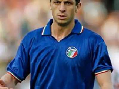 Rizzi-gol era invece il soprannome di Ruggiero Rizzitelli (Margherita di Savoia,1967). Attaccante veloce ma anche abile nel gioco aereo, inizi� la sua carriera con il Cesena per poi passare alla Roma con cui vinse la Coppa Italia del 1991 e al Torino dove realizz� 30 reti in due stagioni. Con gli Azzurri gioc� invece dal 1988 al 1991 disputando nove match e segnando due gol