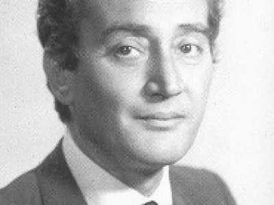 L�amministrazione dell�avvocato democristiano Nicola Vernola fu quella che affront� l�emergenza dell�infezione colerica, l�epidemia che pieg� l�Italia nel 1973. Utilizzando i 2 miliardi di lire messi sul tavolo dallo Stato il Comune port� avanti una poderosa campagna d�immunizzazione dei cittadini