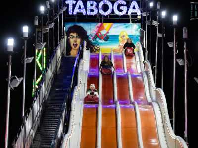 Passiamo ora al �Taboga�, attrazione acquistata 23 anni fa. Qui delle bimbe di 6-7 anni scendono a massima velocit� usando un tappeto che �vola� su un lunghissimo e illuminatissimo scivolo